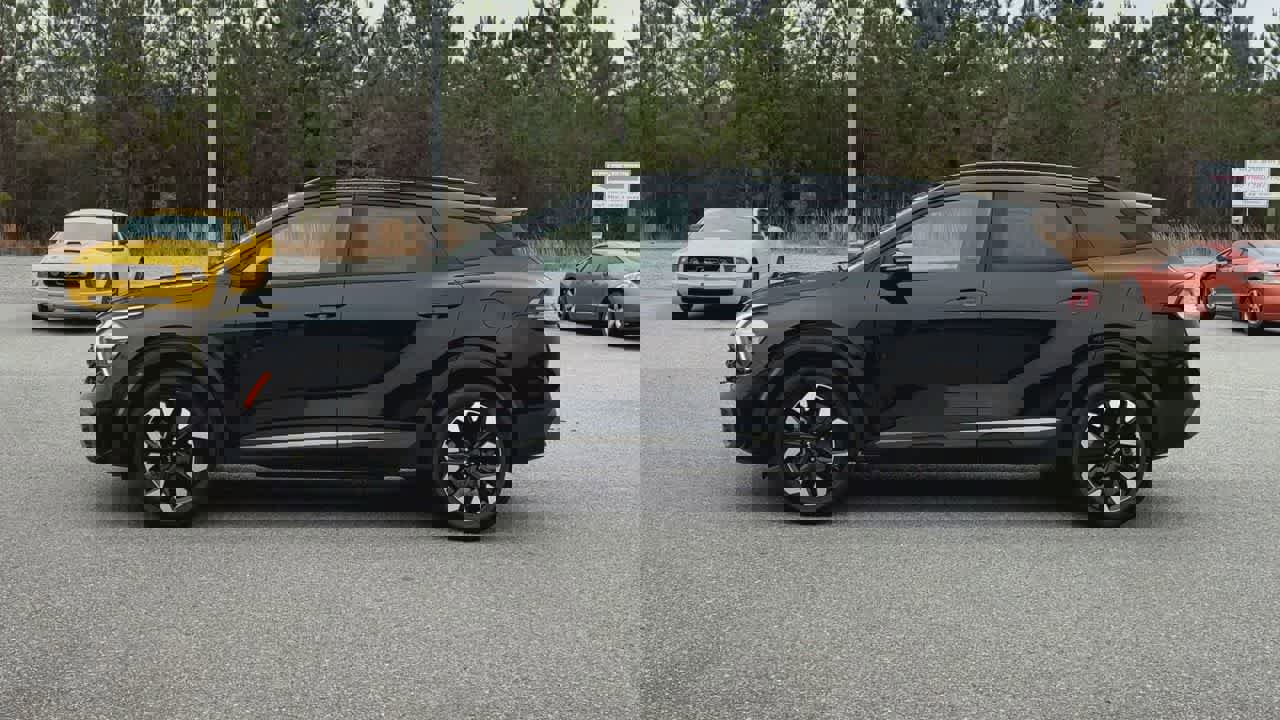 Used 2023 Kia Sportage X-Line w/ X-Line Premium Package image 5