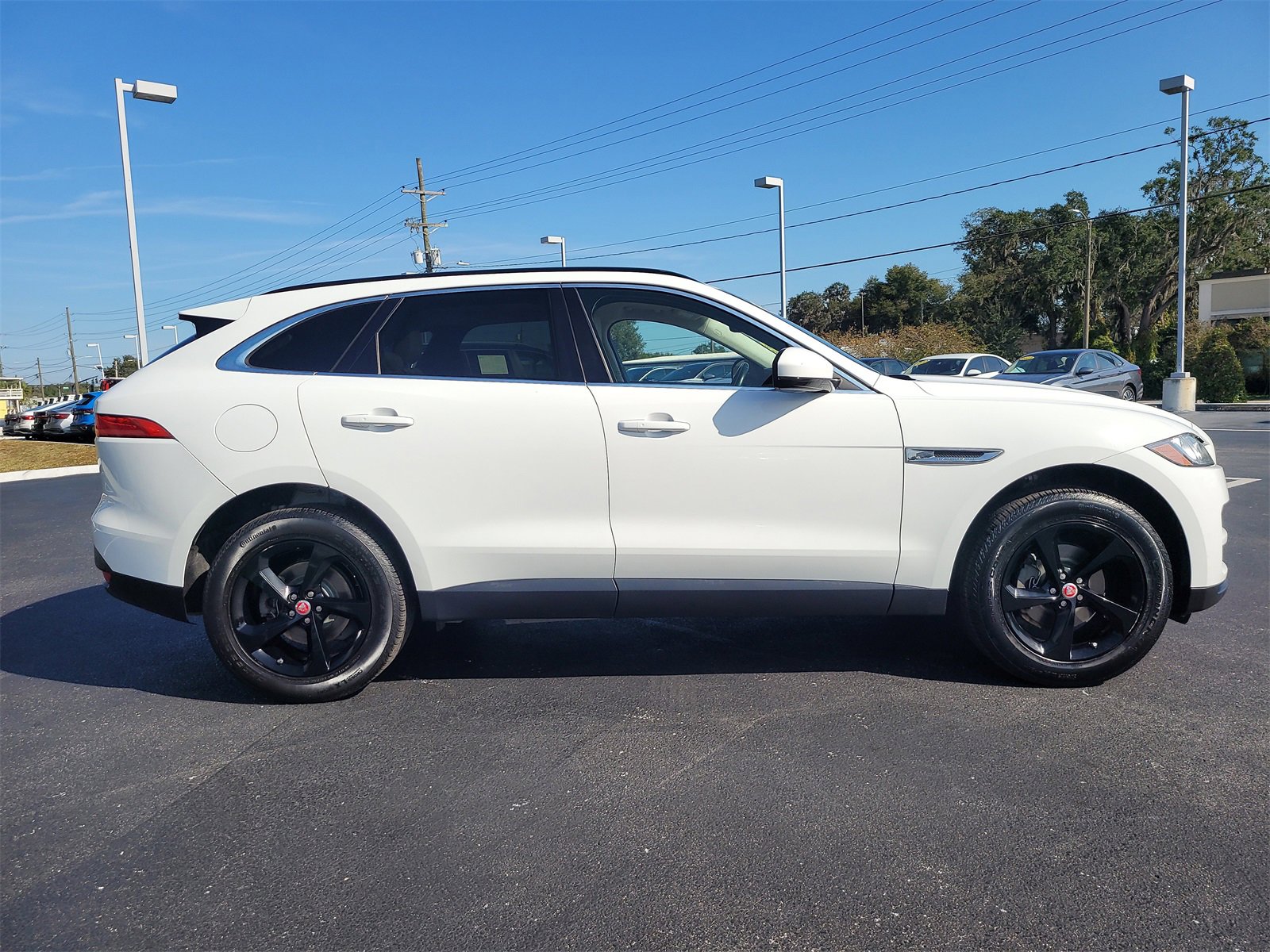 Used 2020 Jaguar F-PACE Premium image 5