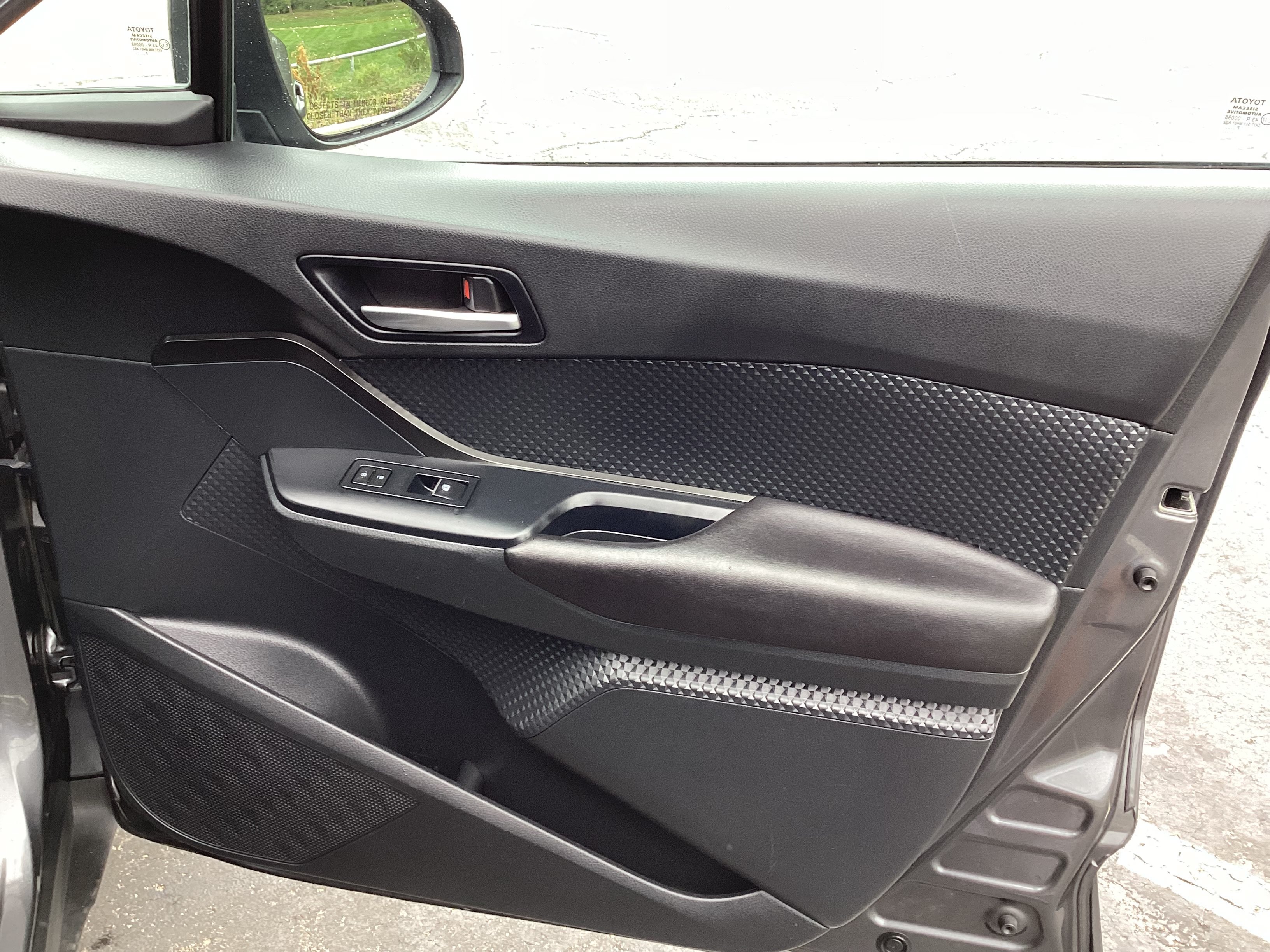 Certified 2018 Toyota C-HR XLE FWD image 17