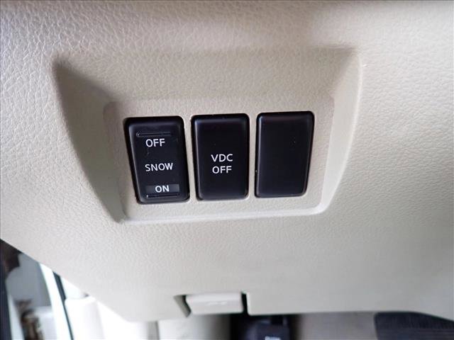 Used 2004 INFINITI FX35 AWD w/ Technology Pkg image 13