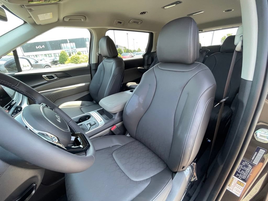 New 2026 Kia Carnival FWD image 22
