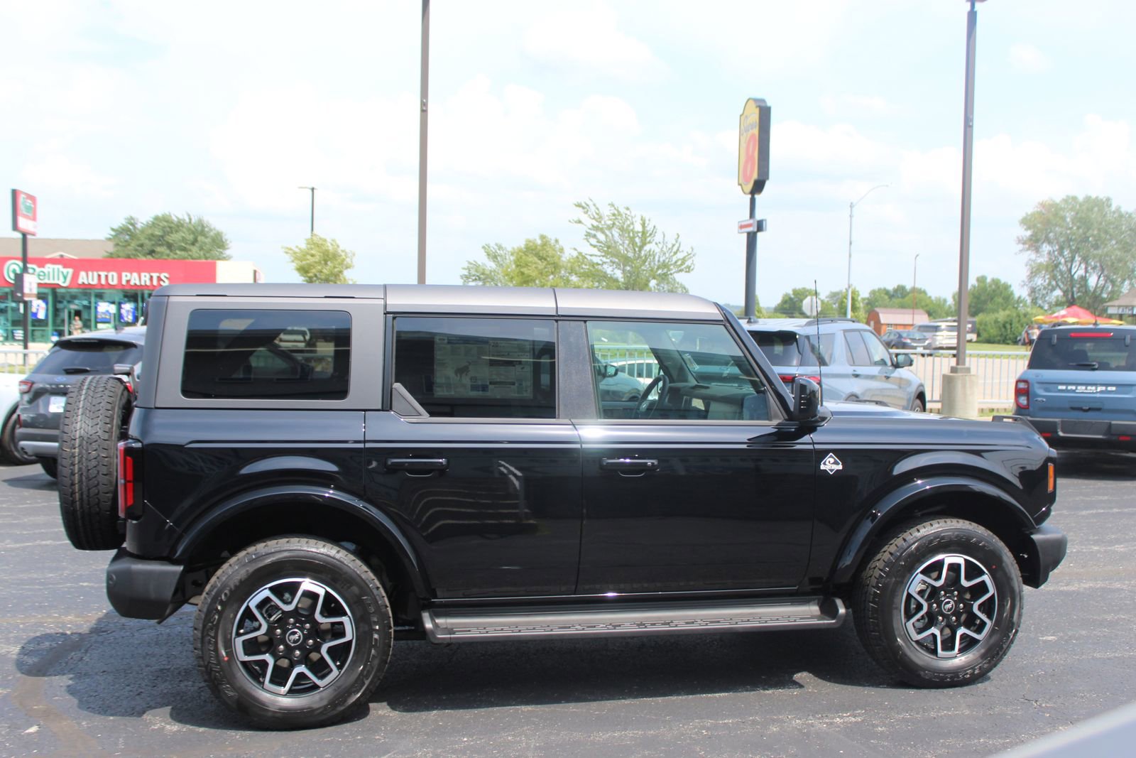New 2025 Ford Bronco Outer Banks image 6