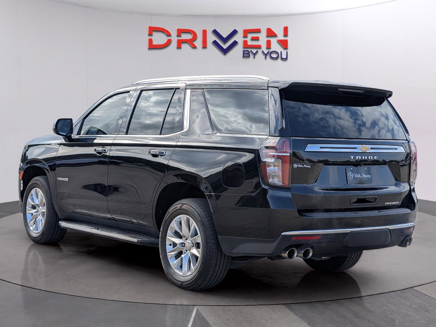 Used 2024 Chevrolet Tahoe Premier image 3