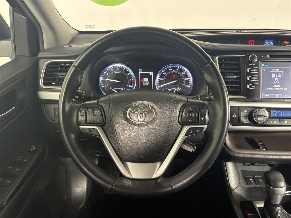 Used 2019 Toyota Highlander XLE image 14