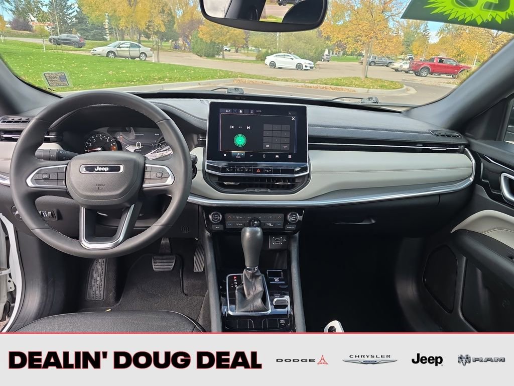 Used 2023 Jeep Compass Limited image 13