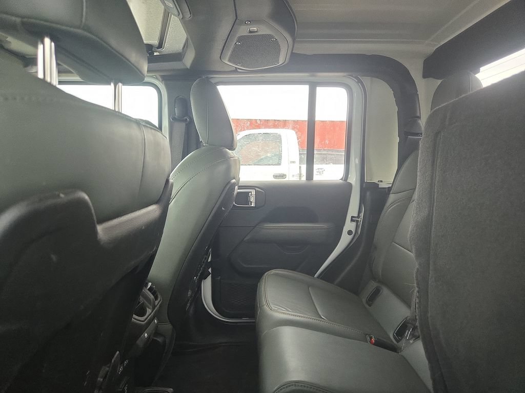 Used 2024 Jeep Gladiator Mojave w/ Technology Group AWD/4WD image 4