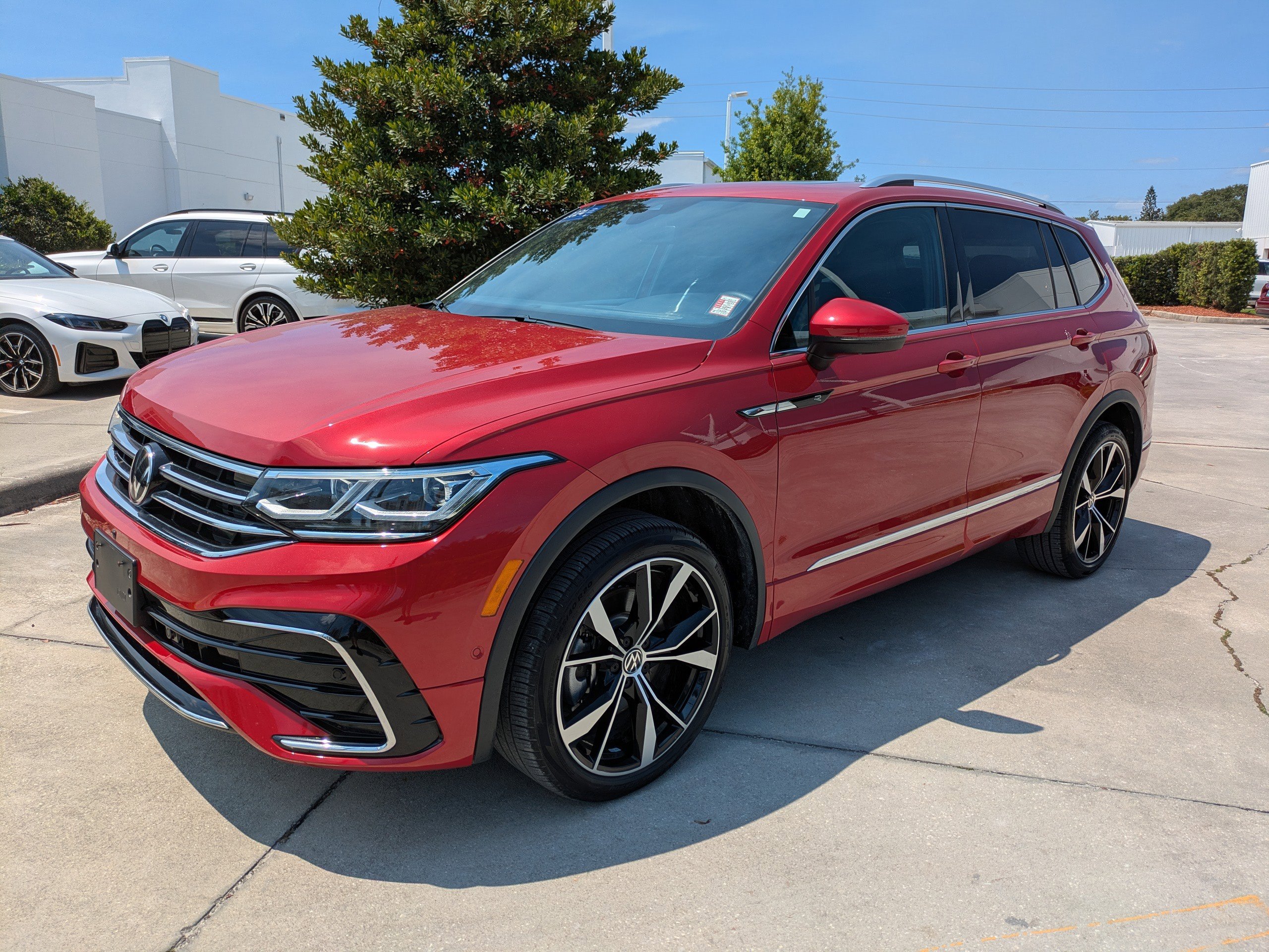 Certified 2024 Volkswagen Tiguan SEL R-Line AWD/4WD image 8