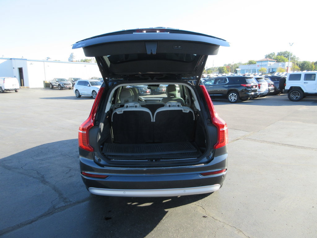 Used 2022 Volvo XC90 T6 Momentum w/ Advanced Package AWD/4WD image 8