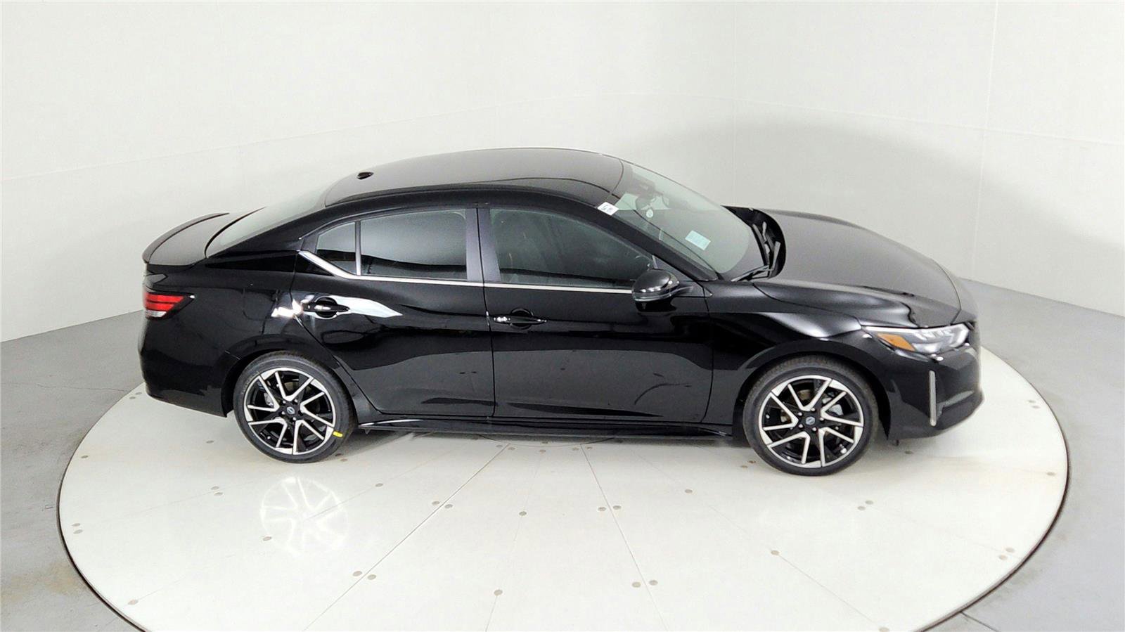 Used 2024 Nissan Sentra SR w/ Trunk Package FWD image 35