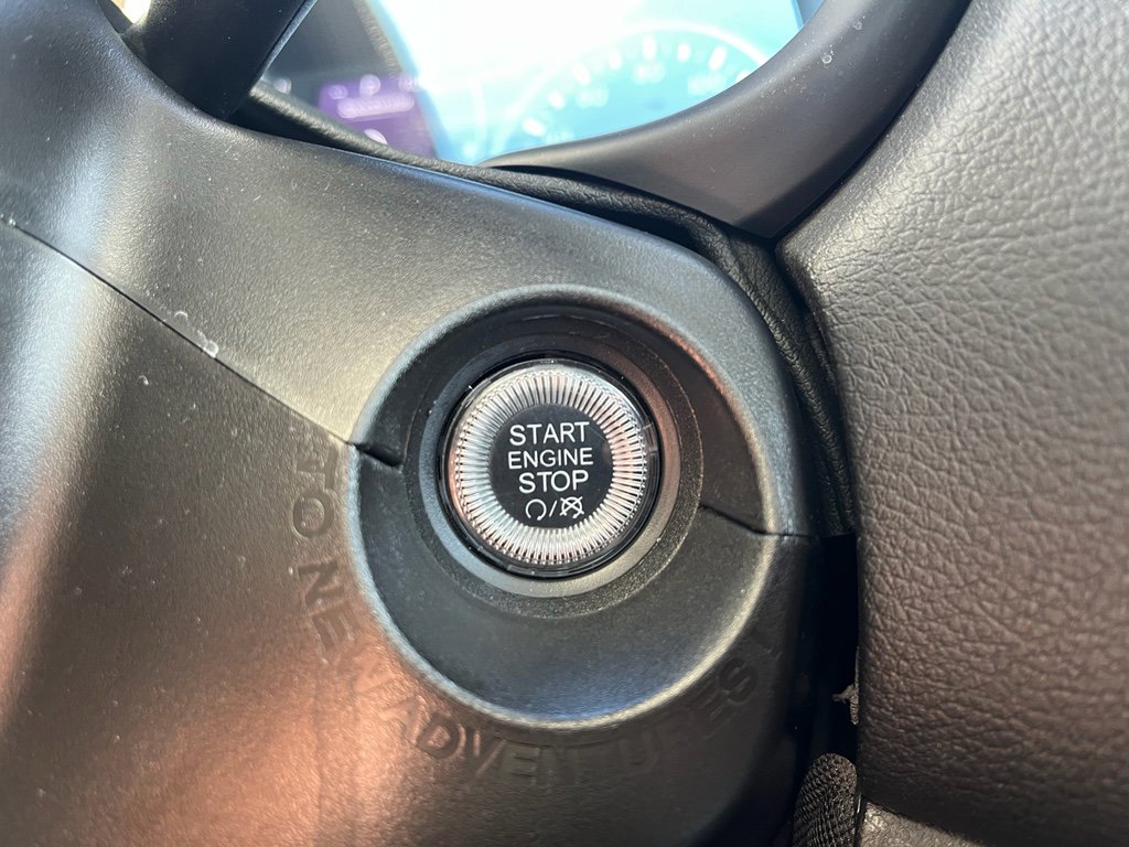 Used 2023 Jeep Renegade Latitude w/ Premium Group image 19