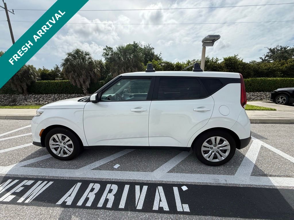Used 2021 Kia Soul LX FWD image 3