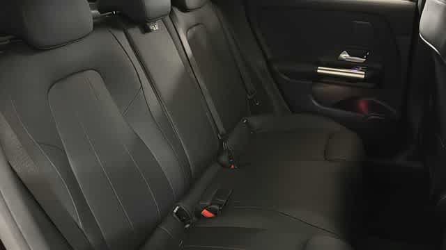 Used 2025 Mercedes-Benz GLA 250 4MATIC image 32