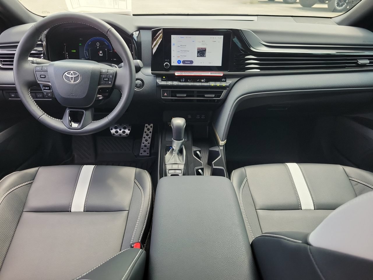 Used 2026 Toyota Camry SE FWD image 13
