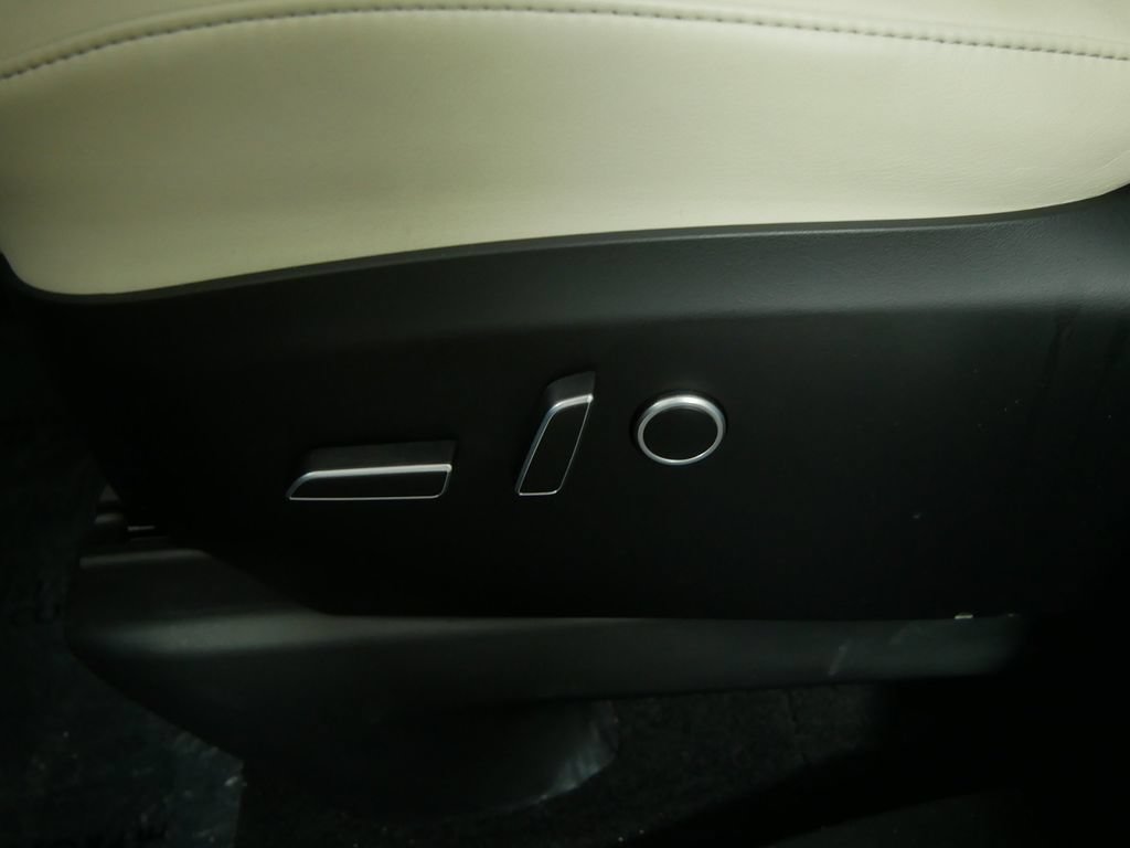 Used 2023 Tesla Model X AWD/4WD image 15