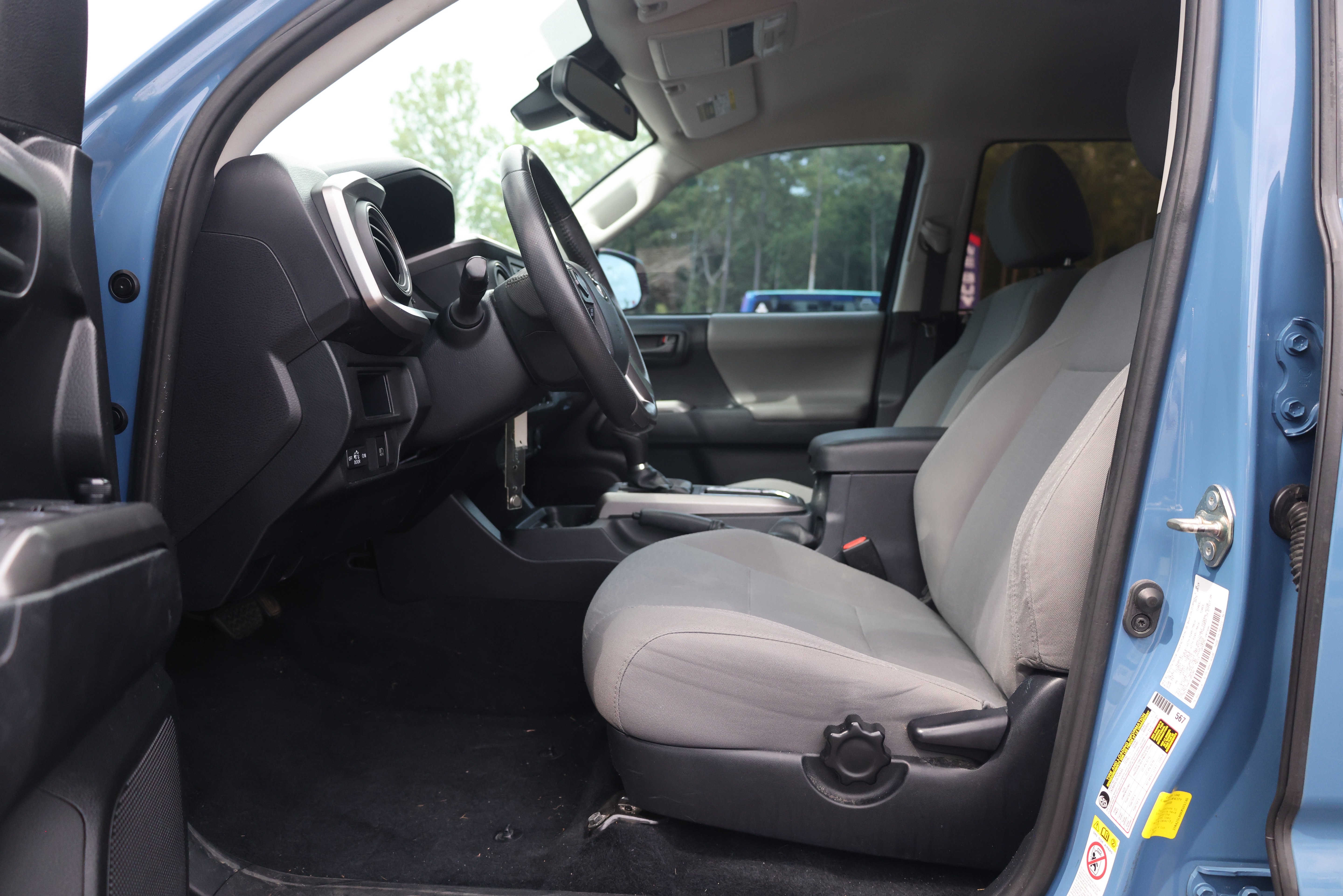 Used 2019 Toyota Tacoma SR5 RWD image 23