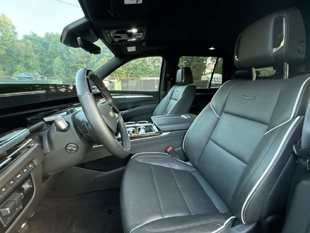 Used 2025 Cadillac Escalade Premium Luxury w/ Touring Package AWD/4WD image 13