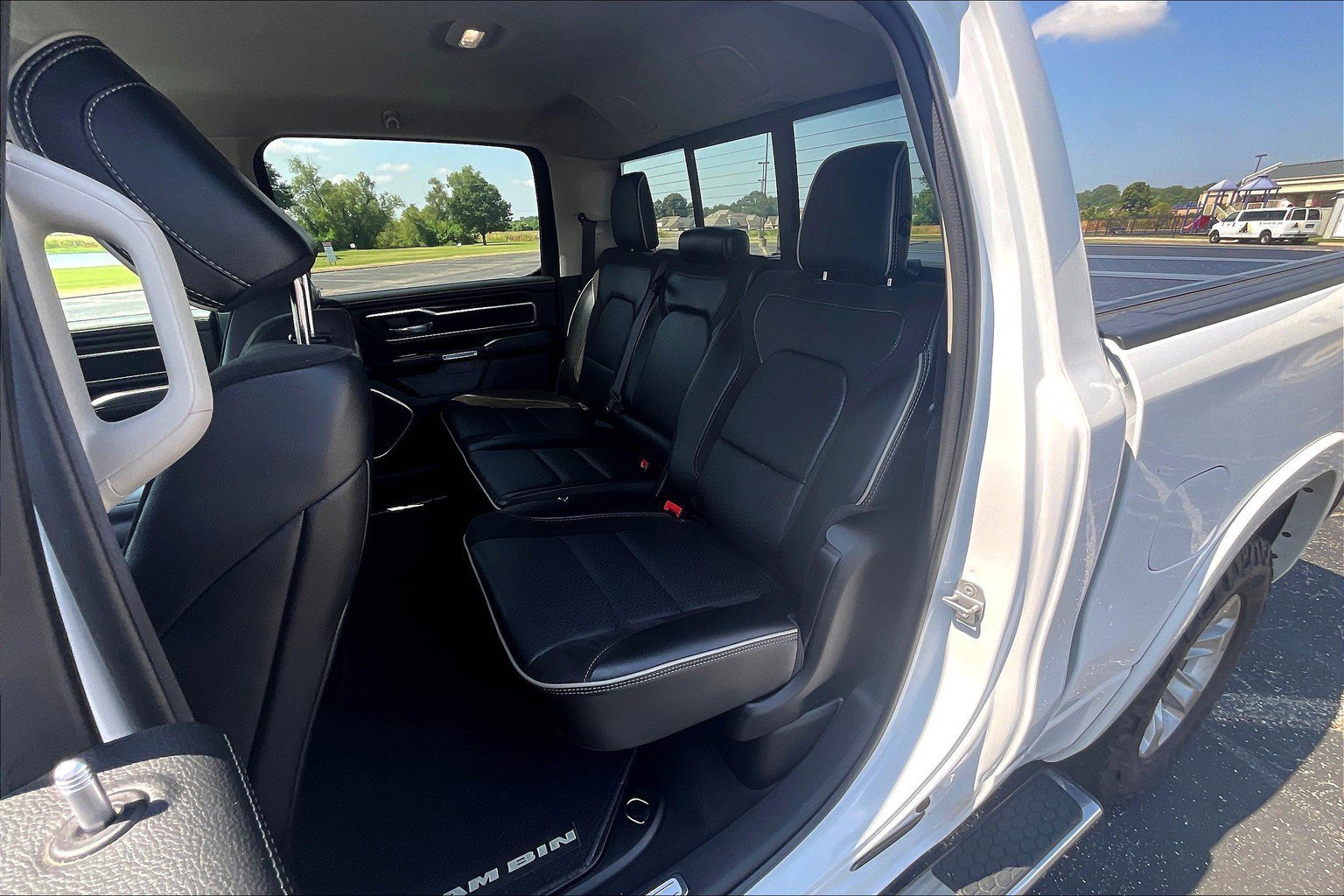 Used 2022 RAM 1500 Laramie image 19