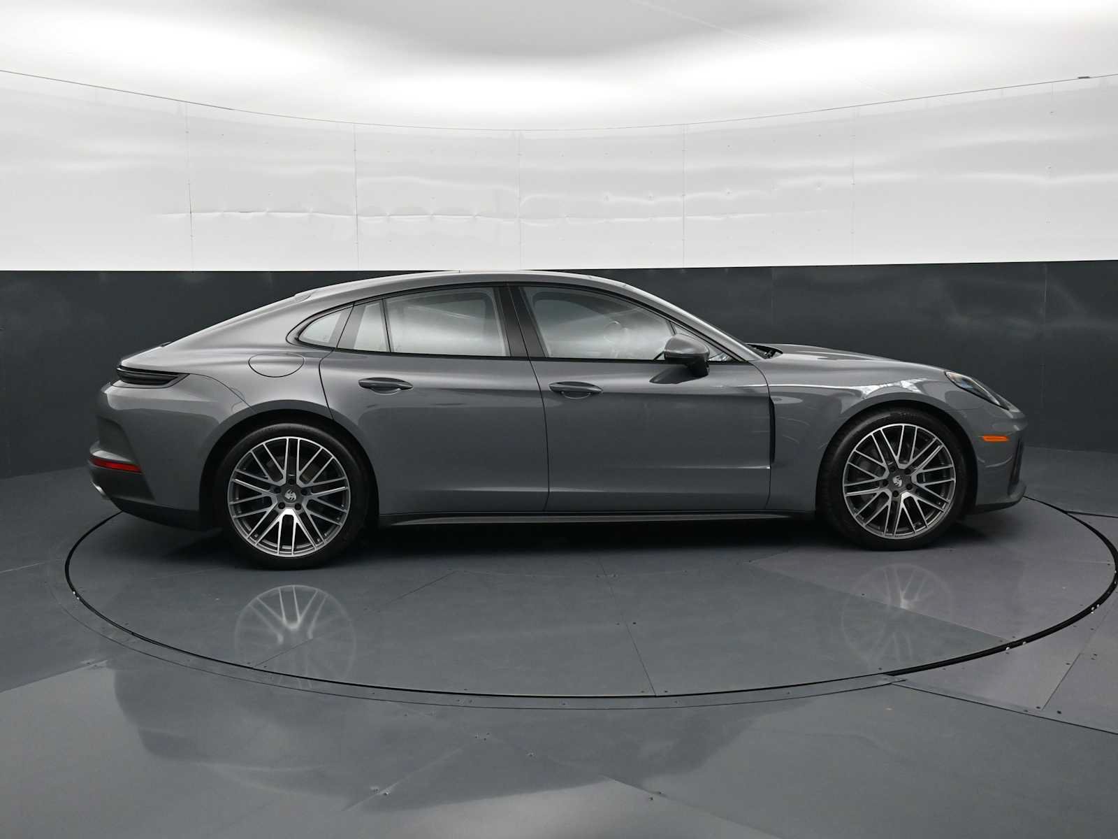 New 2026 Porsche Panamera RWD image 28