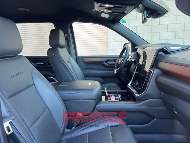 Used 2025 GMC Yukon XL Denali image 32