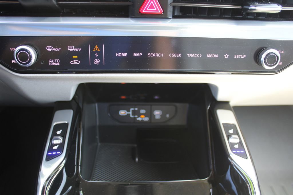 Certified 2025 Kia Sorento SX AWD/4WD image 48