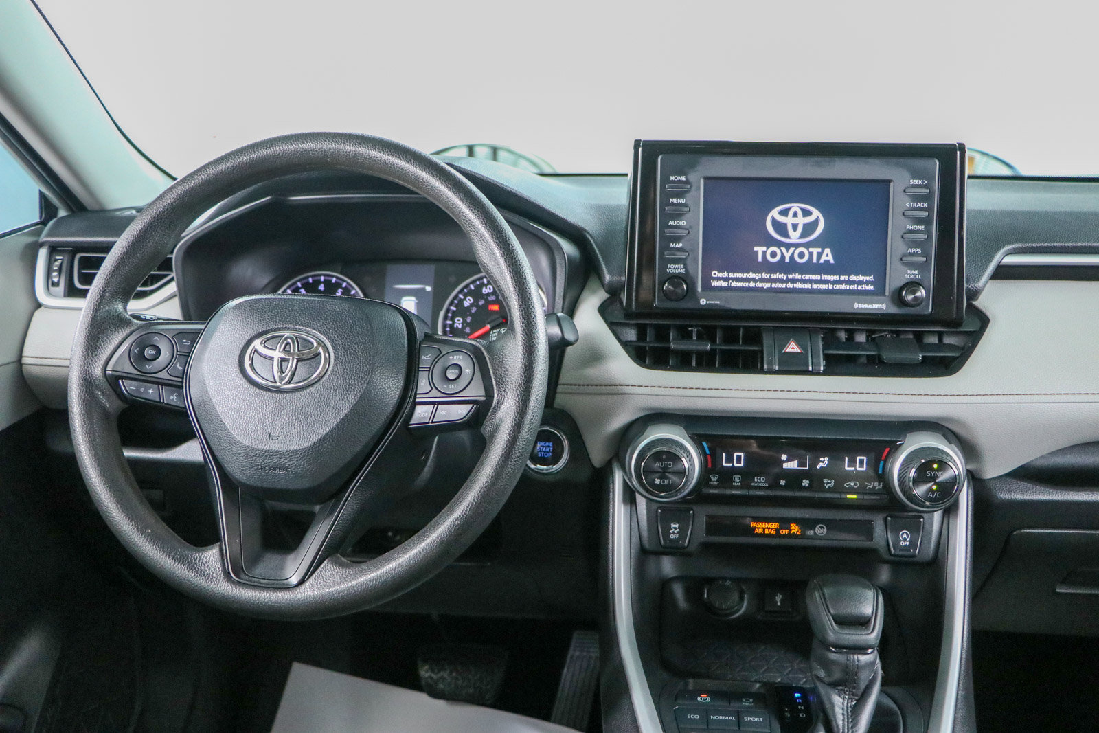 Used 2022 Toyota RAV4 XLE FWD image 17