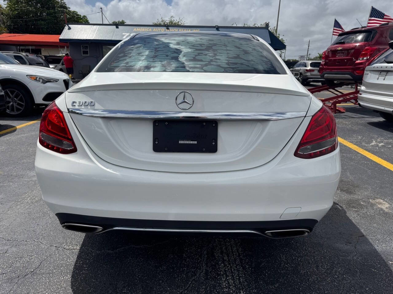 Used 2018 Mercedes-Benz C 300 Sedan image 4