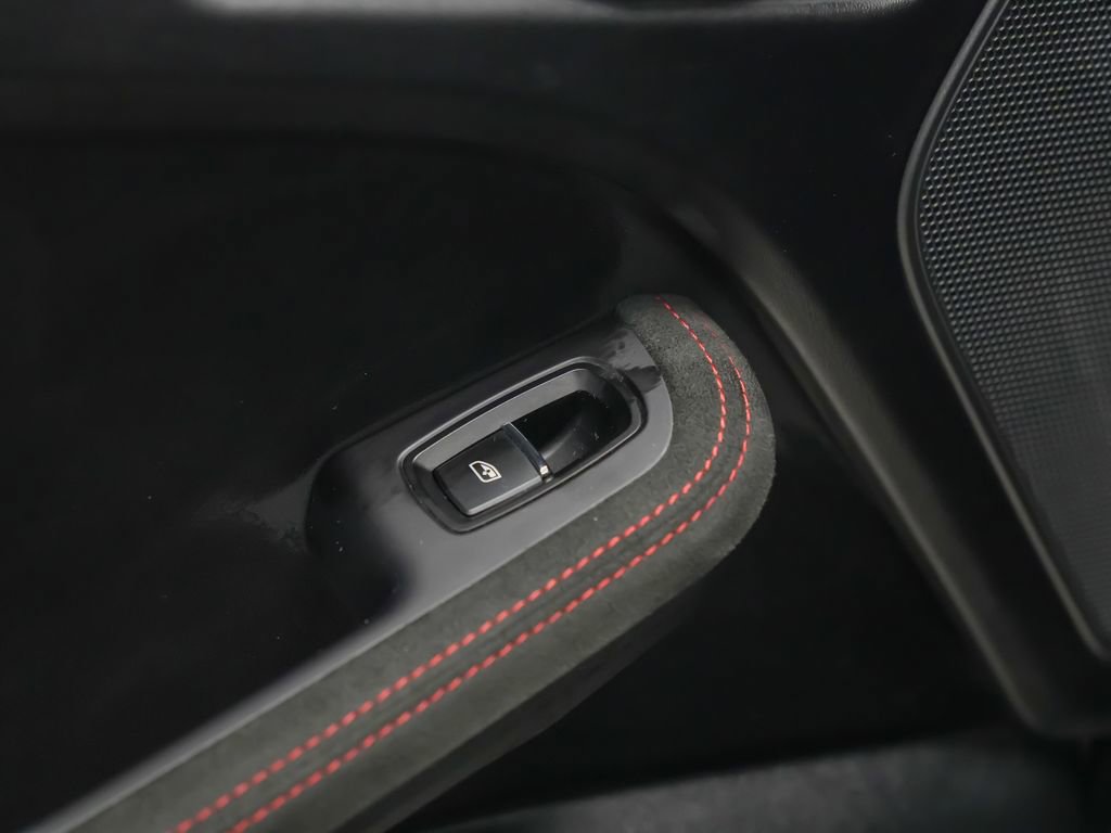 Used 2022 Porsche Macan GTS image 16