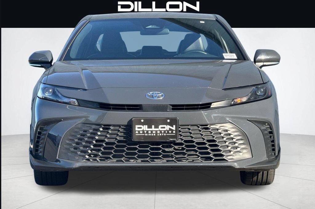 Used 2025 Toyota Camry SE FWD image 9