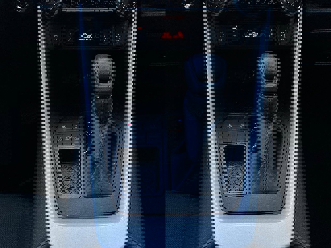 Used 2025 Toyota RAV4 XLE image 23