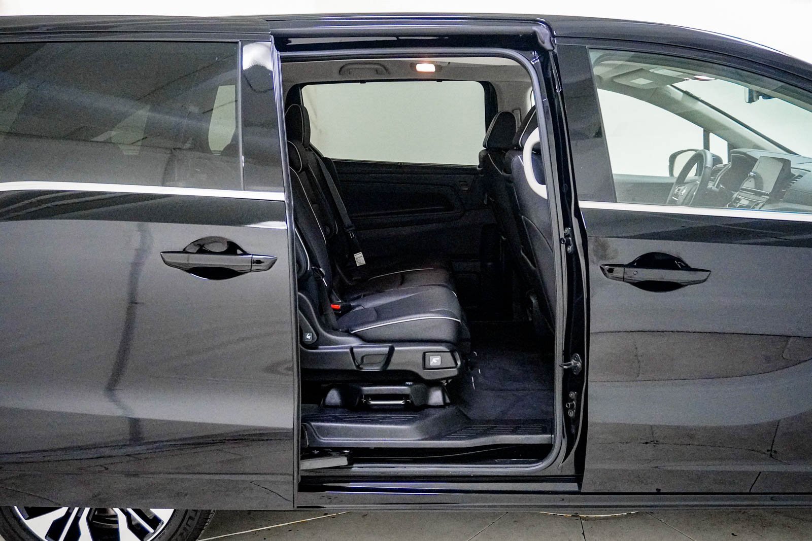 Certified 2026 Honda Odyssey Elite image 36