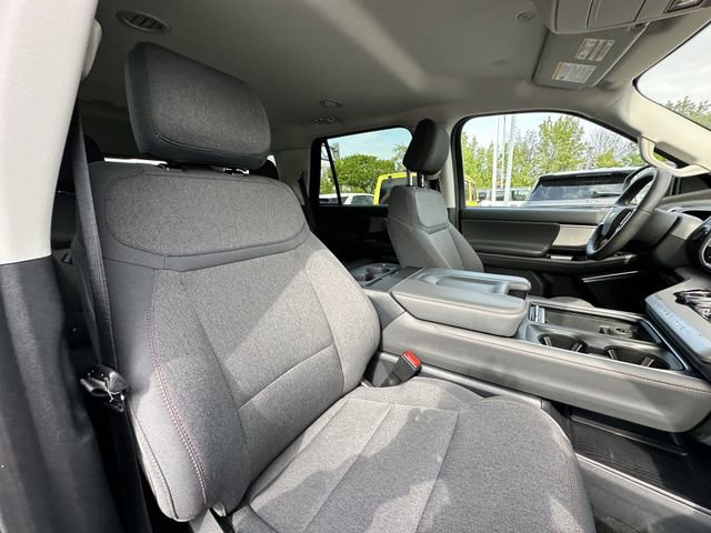 Certified 2025 Ford Expedition Active AWD/4WD image 33