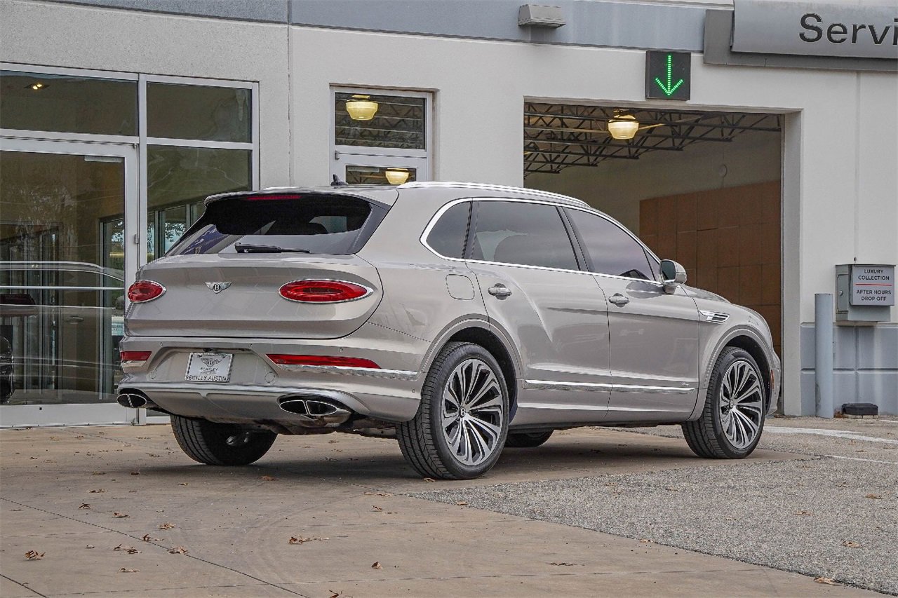Certified 2024 Bentley Bentayga Extended Wheelbase image 11