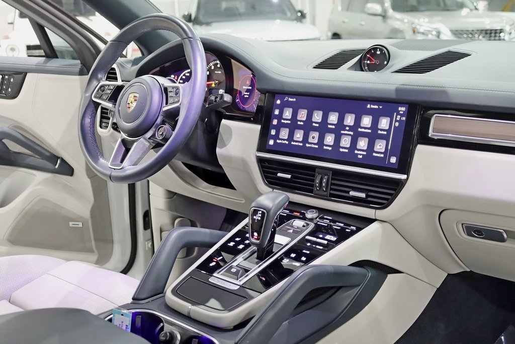 Used 2023 Porsche Cayenne Platinum Edition image 32