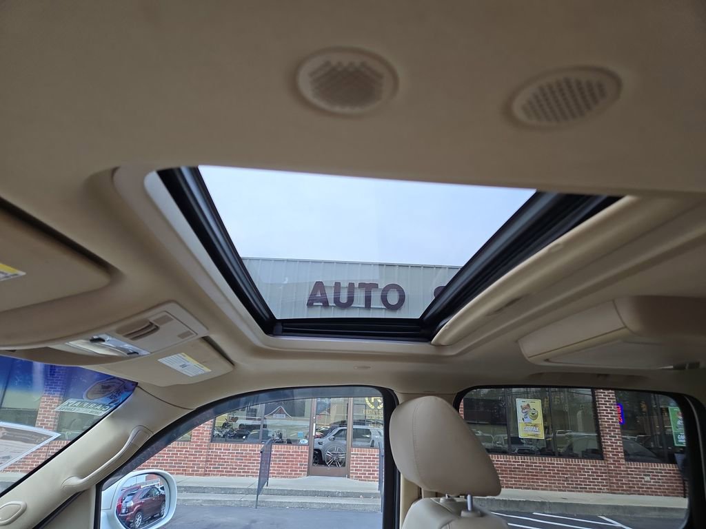 Used 2013 Cadillac Escalade EXT Premium image 21