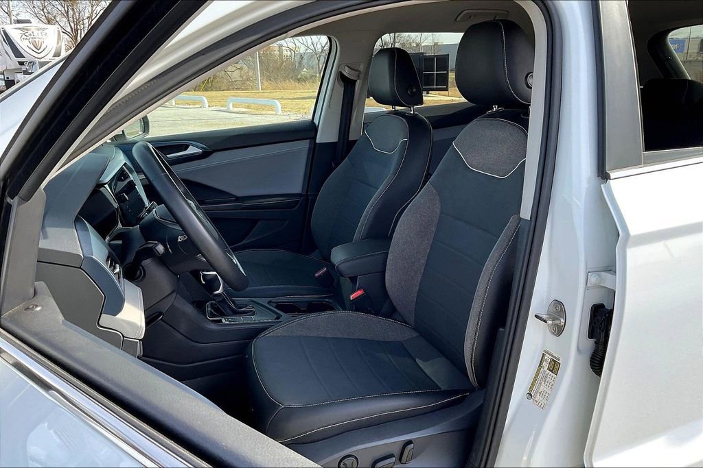 Used 2024 Volkswagen Taos SE image 27