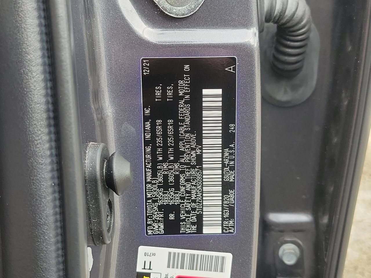 Used 2022 Toyota Highlander LE FWD image 34