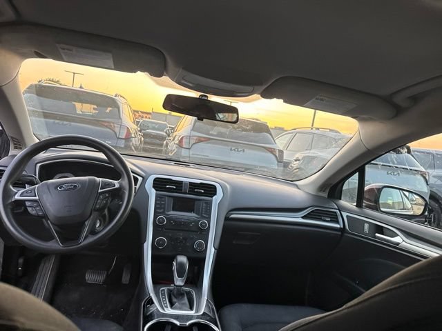 Used 2015 Ford Fusion SE FWD image 9