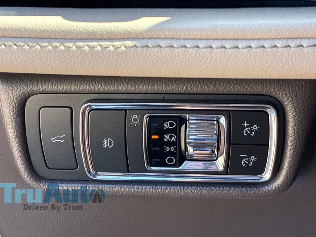 Used 2021 Lincoln Aviator Reserve w/ Equipment Group 201A AWD/4WD image 37