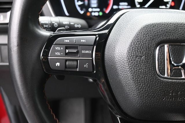 Used 2025 Honda Pilot Sport image 7