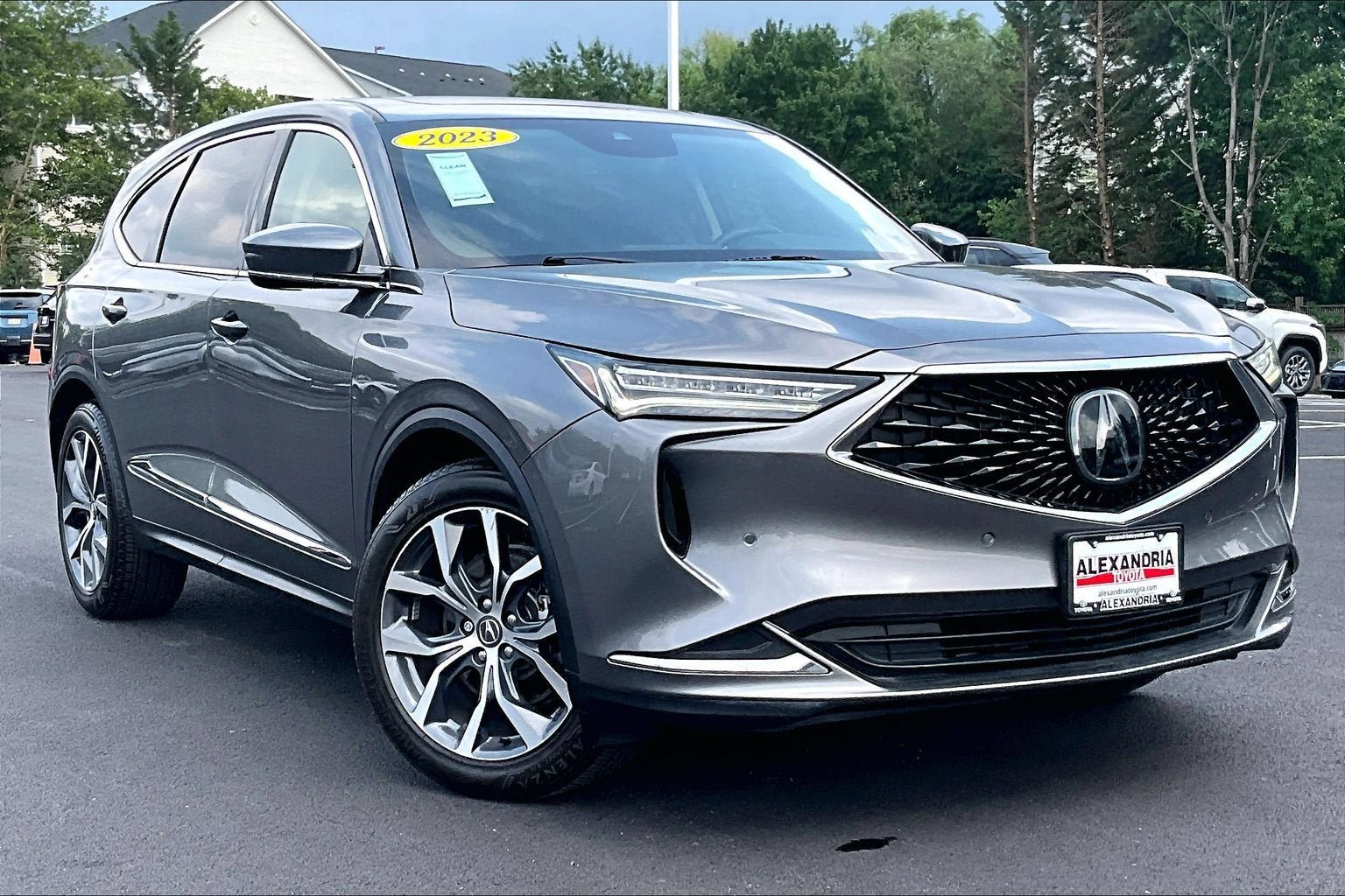 Used 2023 Acura MDX SH-AWD w/ Technology Package image 2