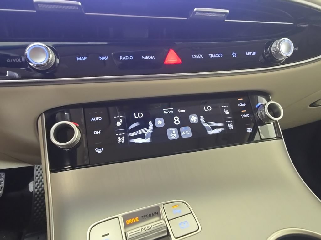 New 2027 Genesis GV70 2.5T Advanced AWD/4WD image 22