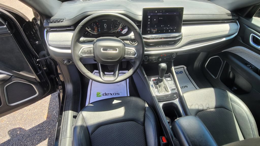 Used 2024 Jeep Compass Latitude AWD/4WD image 24