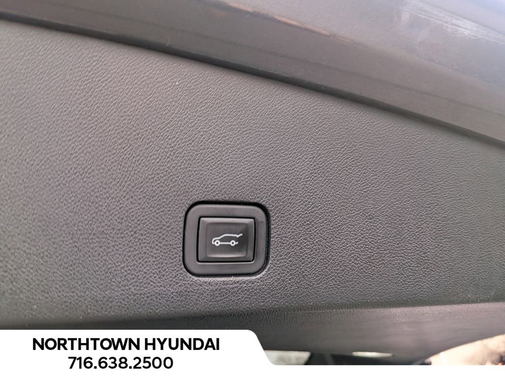 Used 2023 Cadillac XT6 Premium Luxury image 36