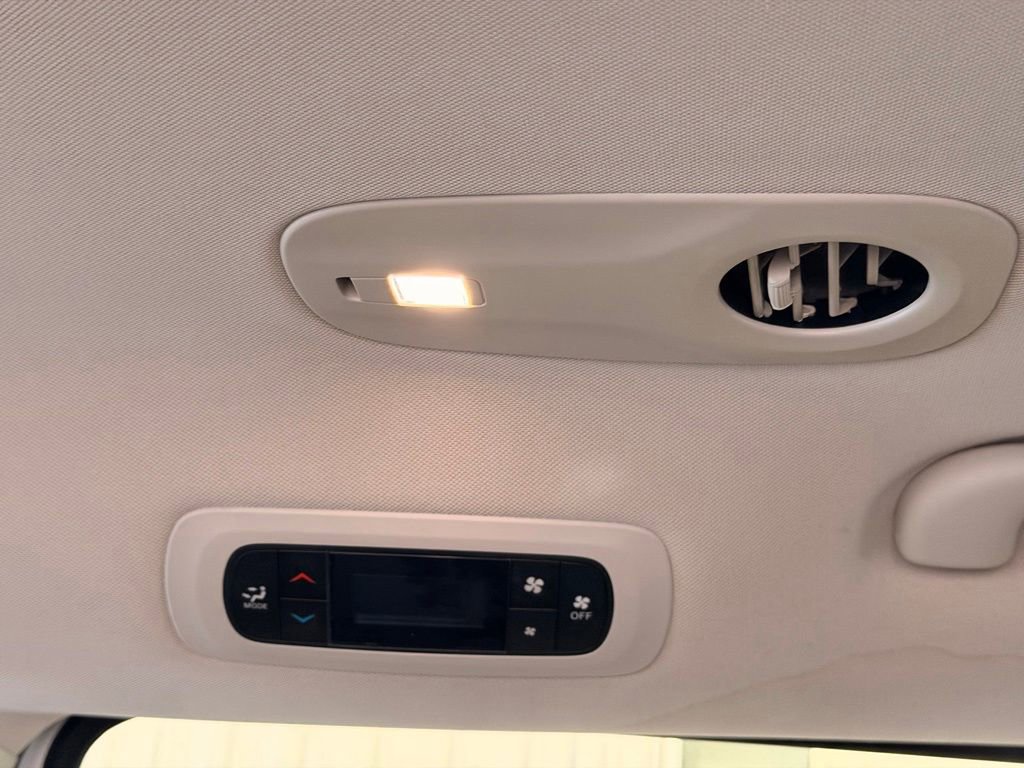 Used 2023 Chrysler Voyager LX FWD image 18