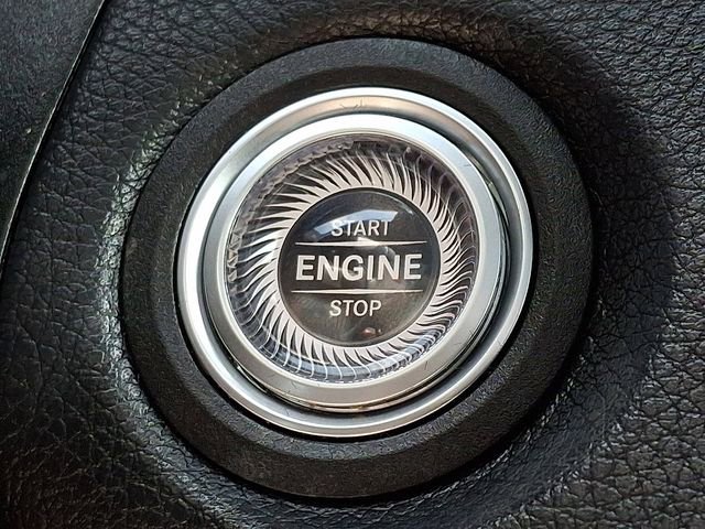 Used 2020 Mercedes-Benz GLC 300 4MATIC image 24