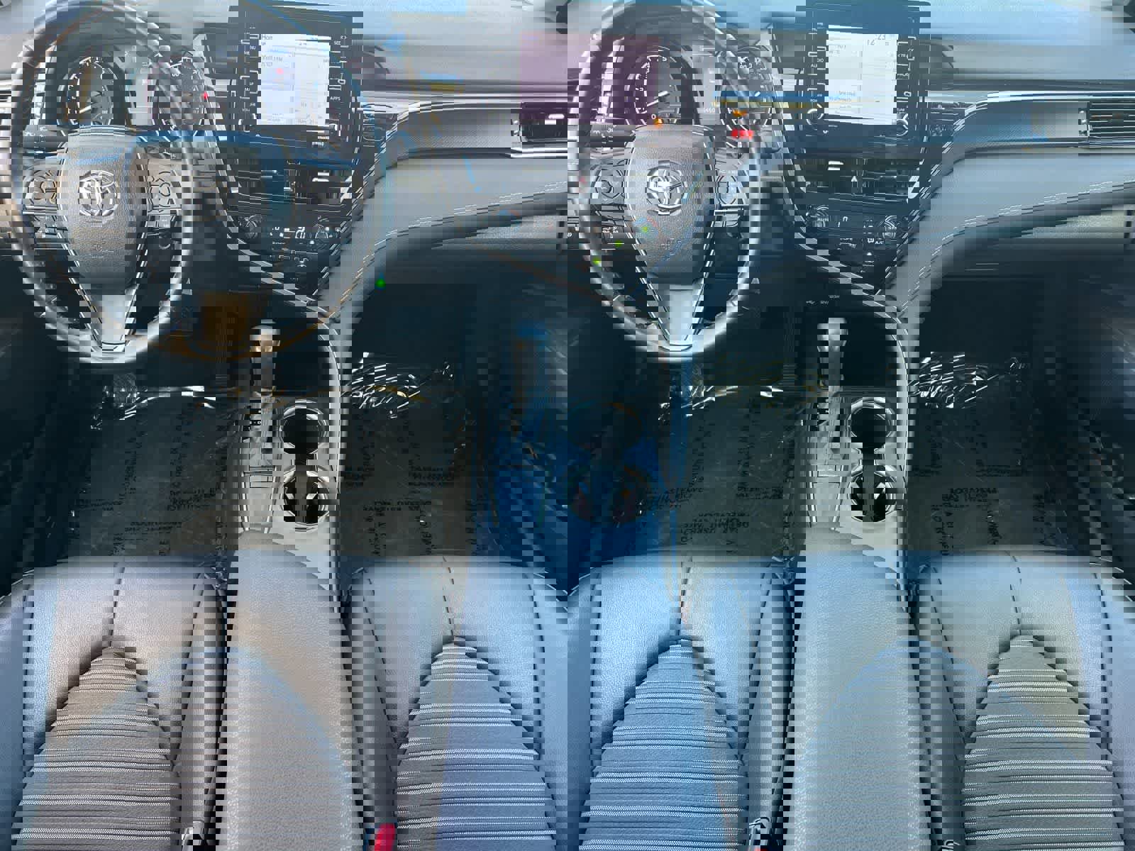 Used 2023 Toyota Camry SE image 4