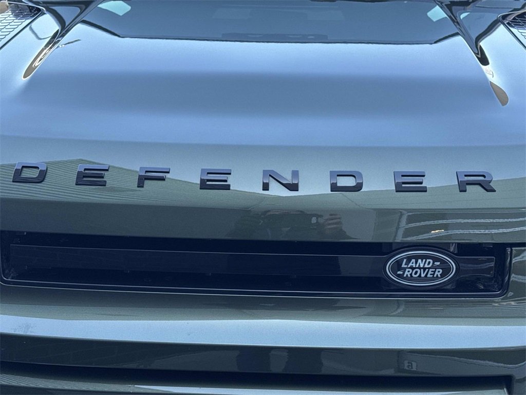 New 2026 Land Rover Defender 110 X-Dynamic SE image 9