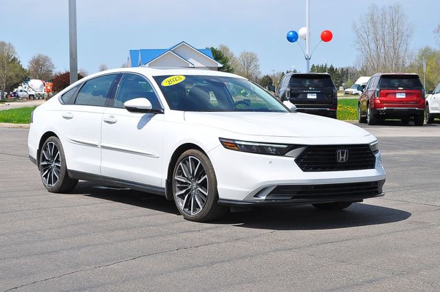 Used 2023 Honda Accord Touring image 1