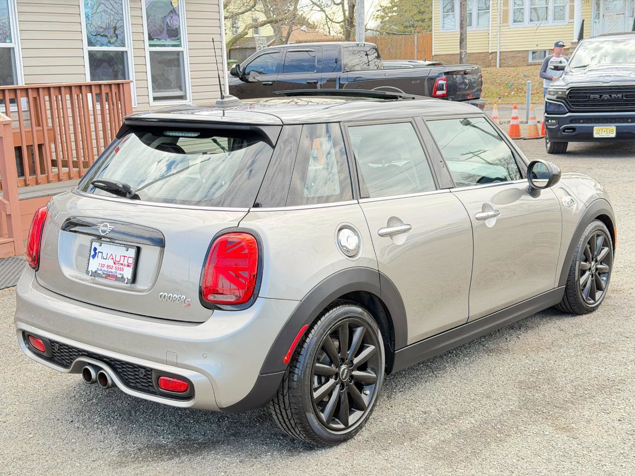 Used 2019 MINI Cooper S w/ Premium Package FWD image 4