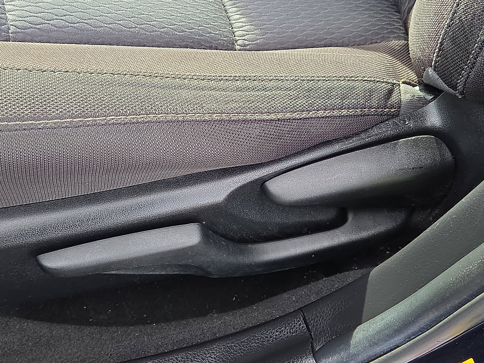 Used 2018 Toyota Corolla LE image 14